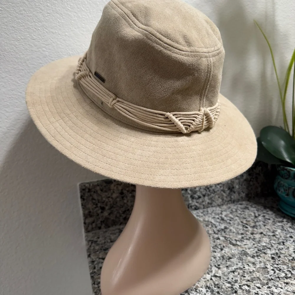 Beige Wide-Brim Suede Women’s Fedora Hat